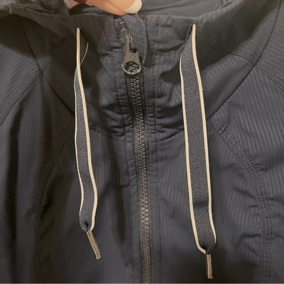 Lululemon Dance Studio full zip hooded jacket navy blue, pinstripe size 4 (S) - Picture 12 of 16